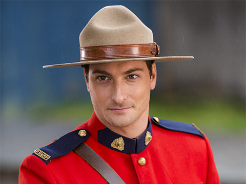 daniel lissing wife